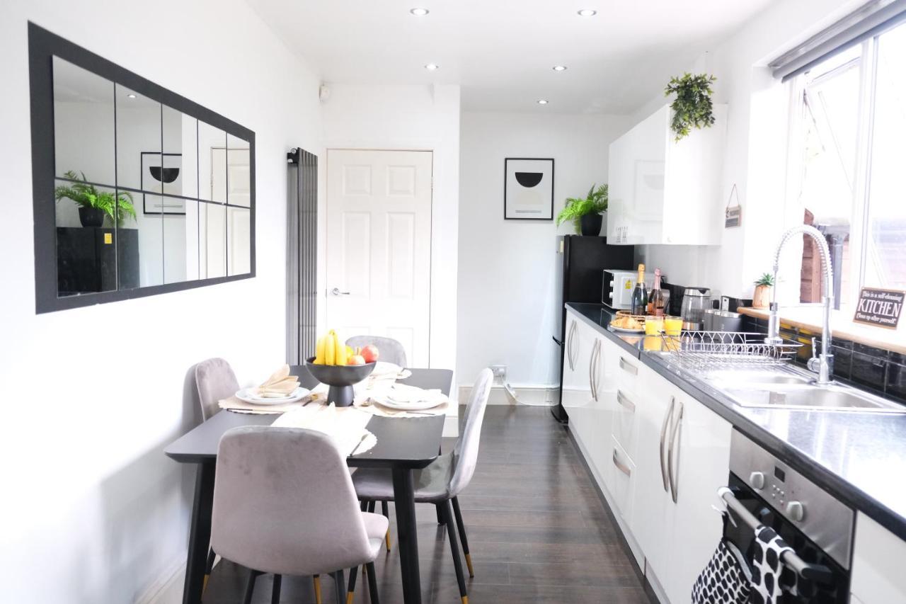 Bee Stays - Northway House วอร์ริงตัน ภายนอก รูปภาพ