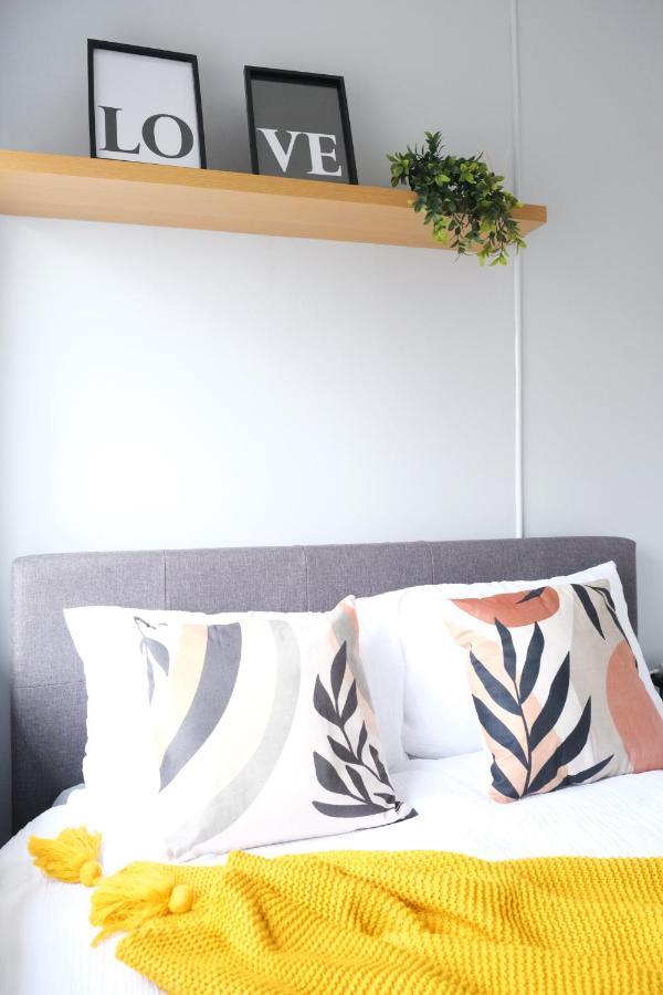 Bee Stays - Northway House วอร์ริงตัน ภายนอก รูปภาพ