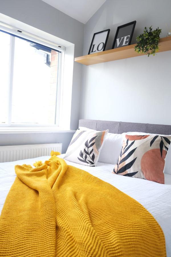 Bee Stays - Northway House วอร์ริงตัน ภายนอก รูปภาพ