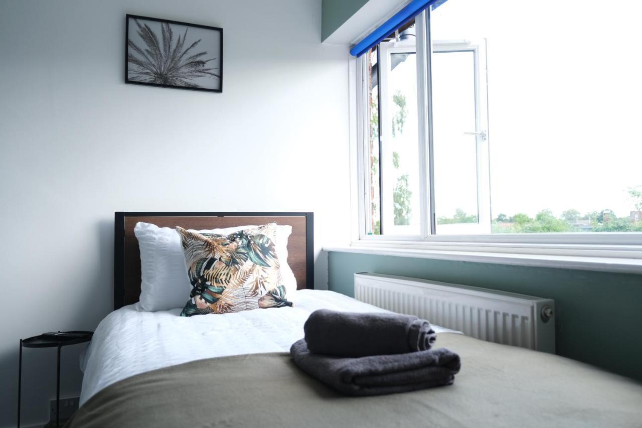 Bee Stays - Northway House วอร์ริงตัน ภายนอก รูปภาพ