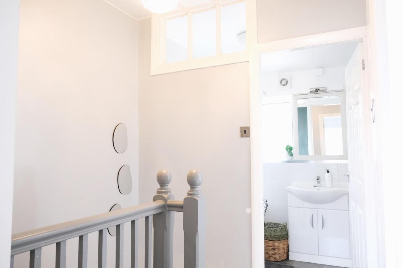 Bee Stays - Northway House วอร์ริงตัน ภายนอก รูปภาพ