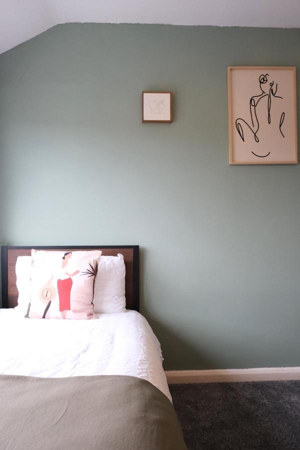 Bee Stays - Northway House วอร์ริงตัน ภายนอก รูปภาพ